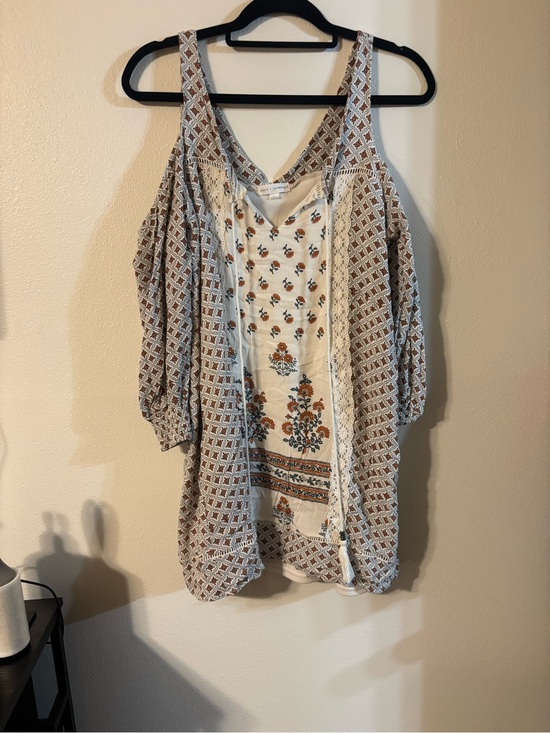 coco + jaimeson Tops - Cold-Shoulder Floral Boho Tunic Top - Cream & Brown